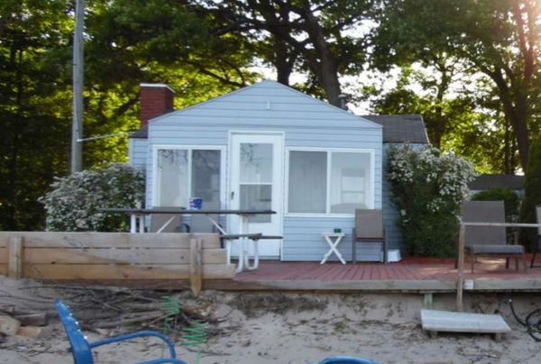 White Stone Pointe Cabins (White Stone Cabin and Motel) - Web Listing (newer photo)